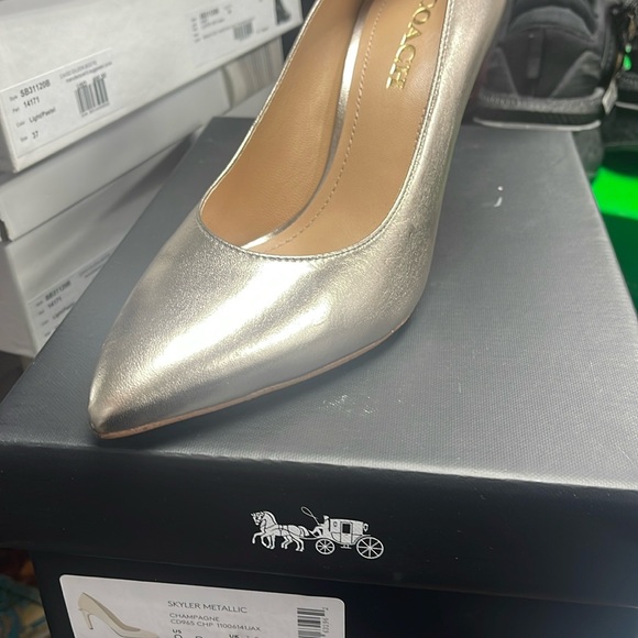 BNIB Coach Womens Skyler Metallic Champagne Leather Pumps Shoes size 6 B - Picture 1 of 8